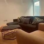 Brand New Spacious 3 Bed City Apartment With Terrace In Shoreditch