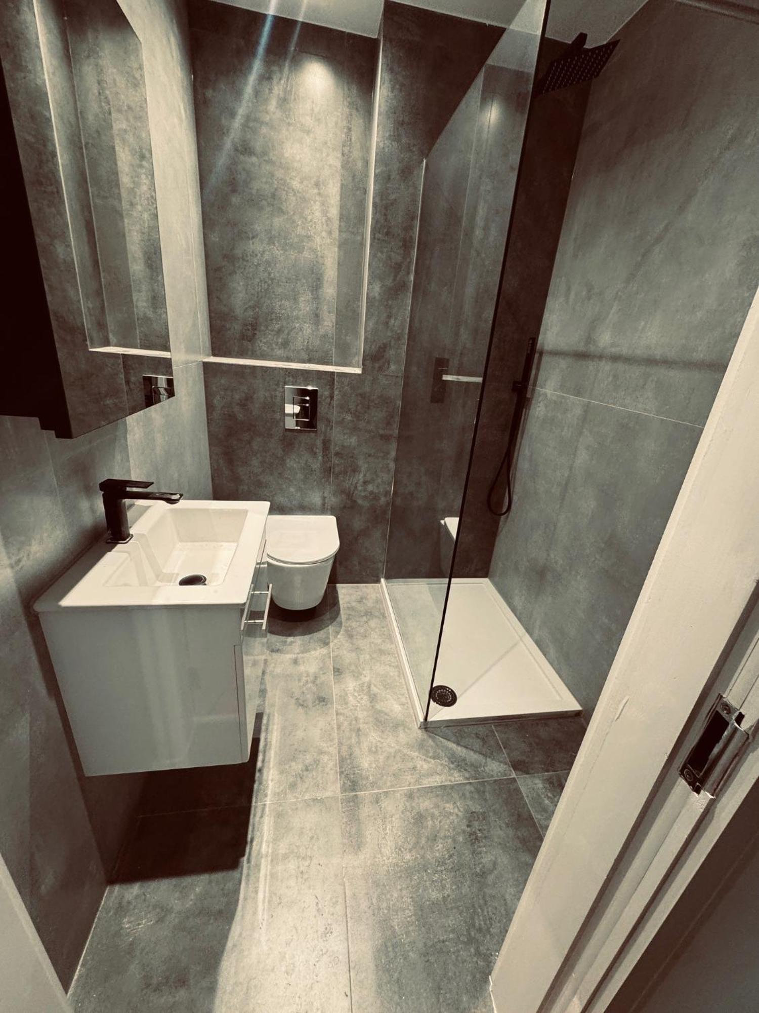 Brand New Spacious 3 Bed With Terrace In Shoreditch