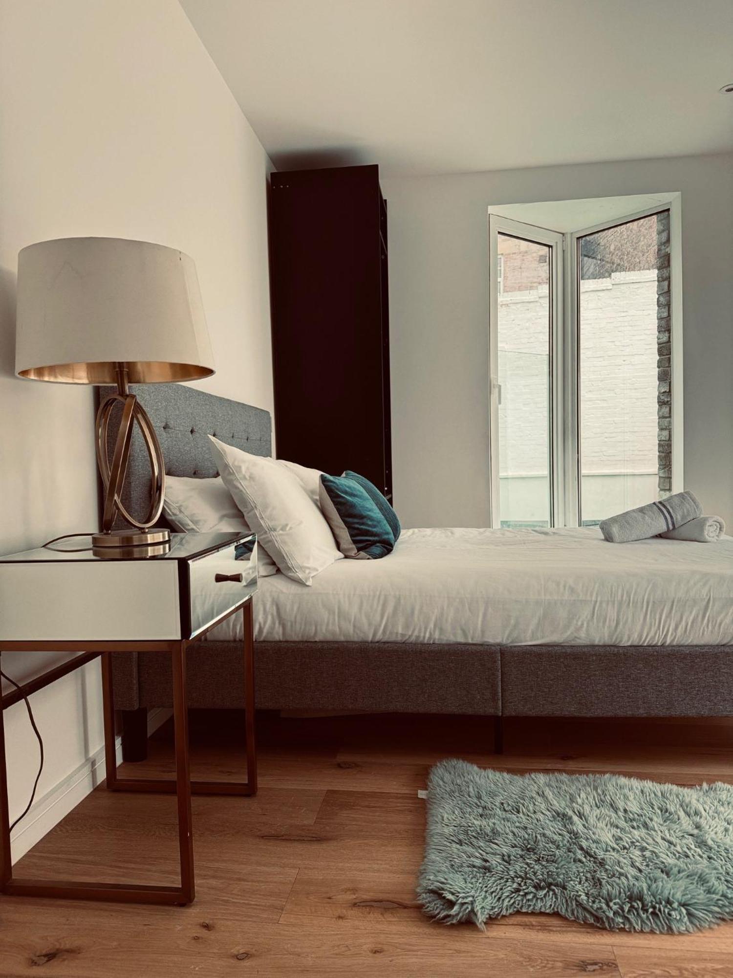 Brand New Spacious 3 Bed With Terrace In Shoreditch Appartamento *