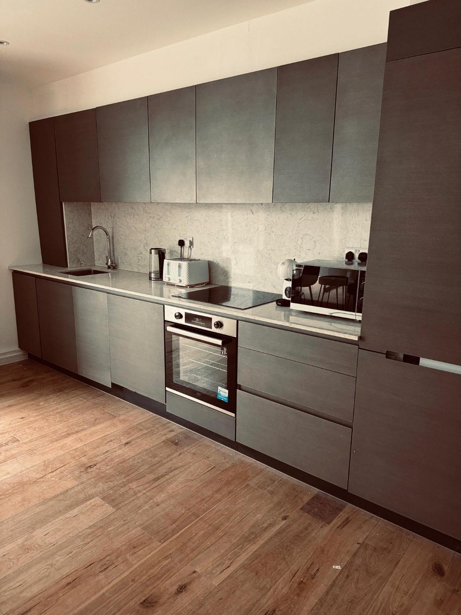 Brand New Spacious 3 Bed With Terrace In Shoreditch